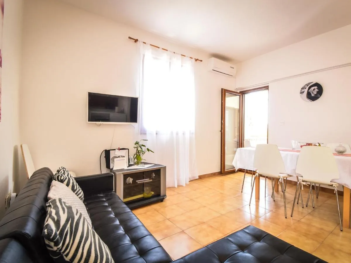 Holiday Home Marija By Interhome Rovanjska